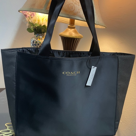 Coach - Picture 9 of 13